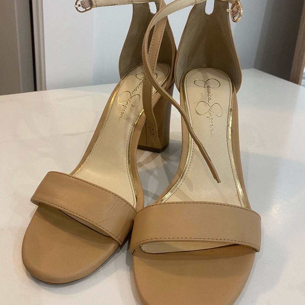 Jessica Simpson nude heels used in good condition
